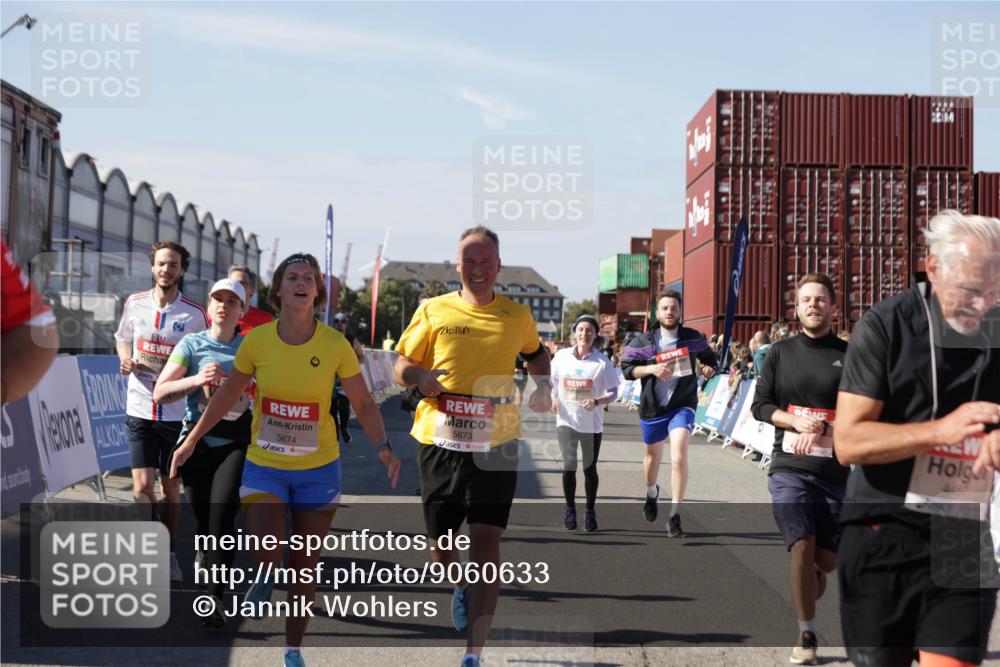 03.10.2025 - Köhlbrandbrückenlauf Jannik Wohlers http://msf.ph/oto/9060633 03.10.2025 13:13:00 Ziel 4446, 4487, 4528, 4559, 4628, 4671, 4748, 4965, 5051, 5381, 5673, 5674, 6303, 6496, 6497, 6530, 6705, 6791 meine-sportfotos.de