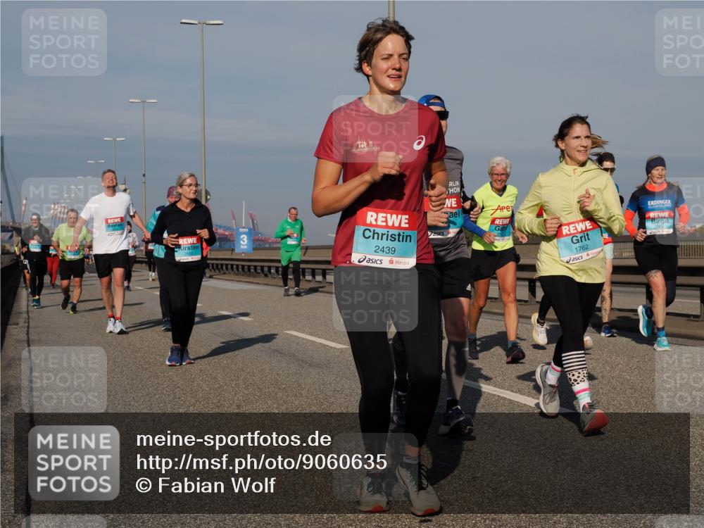 03.10.2025 - Köhlbrandbrückenlauf Fabian Wolf http://msf.ph/oto/9060635 03.10.2025 10:05:20 Position 3 2103, 2439, 1762 meine-sportfotos.de