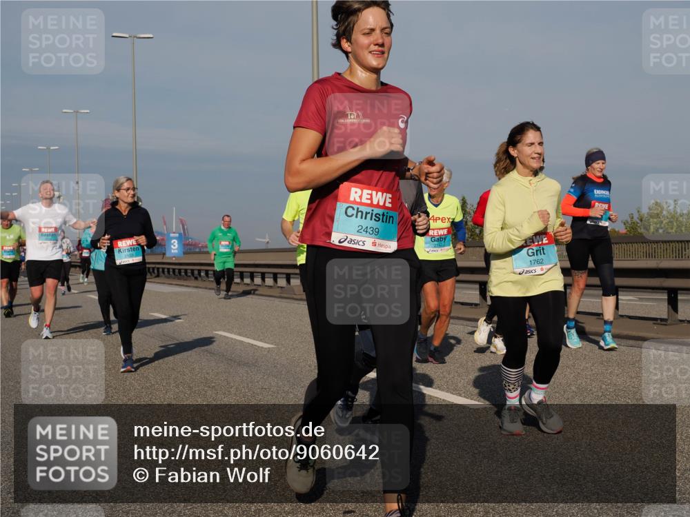 03.10.2025 - Köhlbrandbrückenlauf Fabian Wolf http://msf.ph/oto/9060642 03.10.2025 10:05:20 Position 3 2103, 2439, 2742, 1762 meine-sportfotos.de