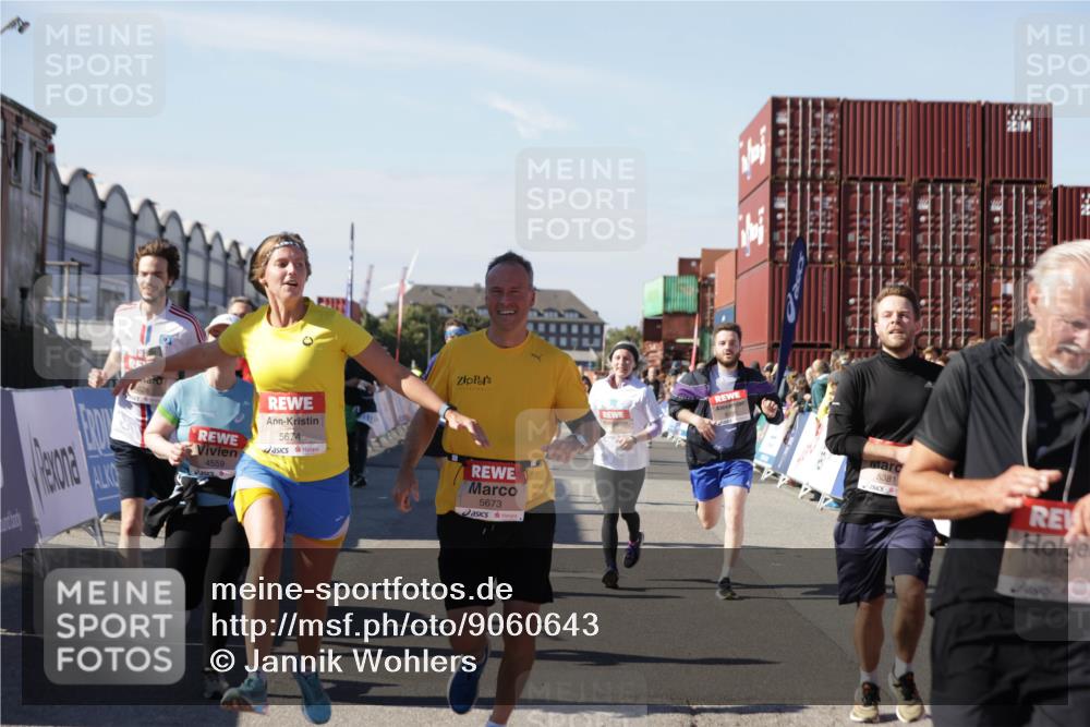 03.10.2025 - Köhlbrandbrückenlauf Jannik Wohlers http://msf.ph/oto/9060643 03.10.2025 13:13:00 Ziel 4446, 4487, 4528, 4559, 4628, 4671, 4748, 4965, 5051, 5381, 5673, 5674, 6303, 6496, 6497, 6530, 6705, 6791 meine-sportfotos.de