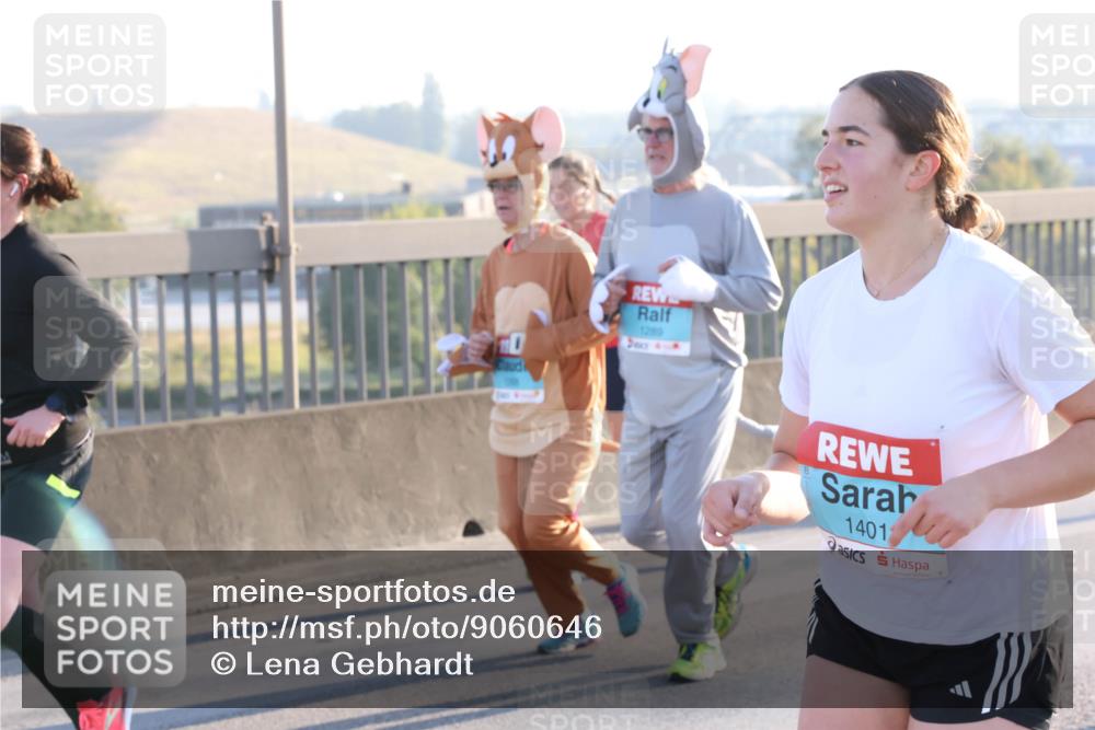03.10.2025 - Köhlbrandbrückenlauf Lena Gebhardt http://msf.ph/oto/9060646 03.10.2025 09:19:22 Position 1 1289, 1401 meine-sportfotos.de