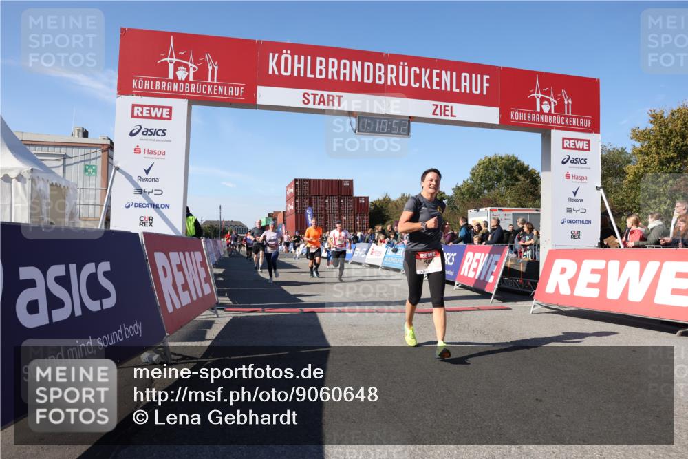 03.10.2025 - Köhlbrandbrückenlauf Lena Gebhardt http://msf.ph/oto/9060648 03.10.2025 13:10:53 Ziel 4081, 4352, 4370, 4401, 4412, 4488, 4547, 4689, 4862, 4933, 4998, 5103, 5753, 5791, 5965, 6274, 6665 meine-sportfotos.de