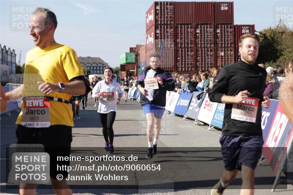 03.10.2025 - Köhlbrandbrückenlauf Jannik Wohlers http://msf.ph/oto/9060654 03.10.2025 13:13:01 Ziel 4446, 4487, 4528, 4559, 4628, 4671, 4748, 4965, 5051, 5381, 5673, 5674, 6303, 6496, 6497, 6530, 6705, 6742, 6791 meine-sportfotos.de
