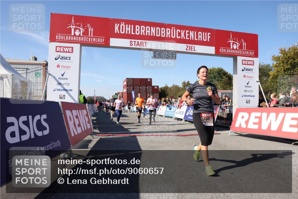 03.10.2025 - Köhlbrandbrückenlauf Lena Gebhardt http://msf.ph/oto/9060657 03.10.2025 13:10:53 Ziel 4081, 4352, 4370, 4401, 4412, 4488, 4547, 4689, 4862, 4933, 4998, 5103, 5753, 5791, 5965, 6274, 6665 meine-sportfotos.de