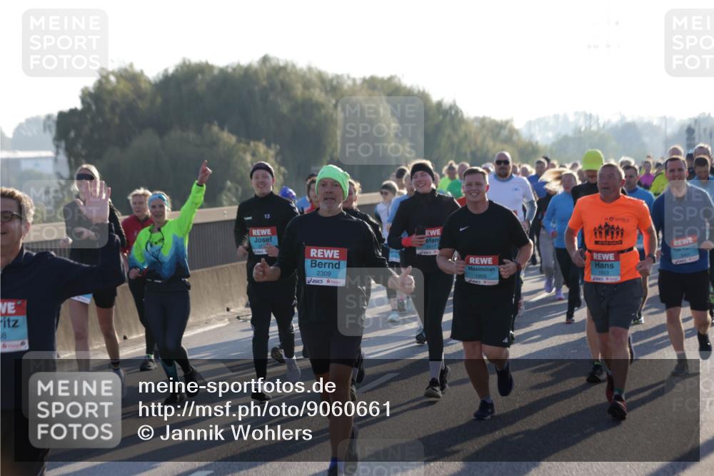 03.10.2025 - Köhlbrandbrückenlauf Jannik Wohlers http://msf.ph/oto/9060661 03.10.2025 09:22:43 Position 3 13, 2309, 2617, 1855, 1853 meine-sportfotos.de