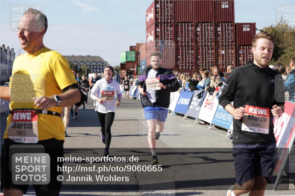 03.10.2025 - Köhlbrandbrückenlauf Jannik Wohlers http://msf.ph/oto/9060665 03.10.2025 13:13:01 Ziel 4446, 4487, 4528, 4559, 4628, 4671, 4748, 4965, 5051, 5381, 5673, 5674, 6303, 6496, 6497, 6530, 6705, 6742, 6791 meine-sportfotos.de