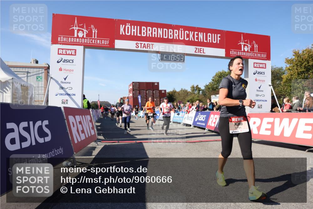 03.10.2025 - Köhlbrandbrückenlauf Lena Gebhardt http://msf.ph/oto/9060666 03.10.2025 13:10:53 Ziel 4081, 4352, 4370, 4401, 4412, 4488, 4547, 4689, 4862, 4933, 4998, 5103, 5753, 5791, 5965, 6274, 6665 meine-sportfotos.de