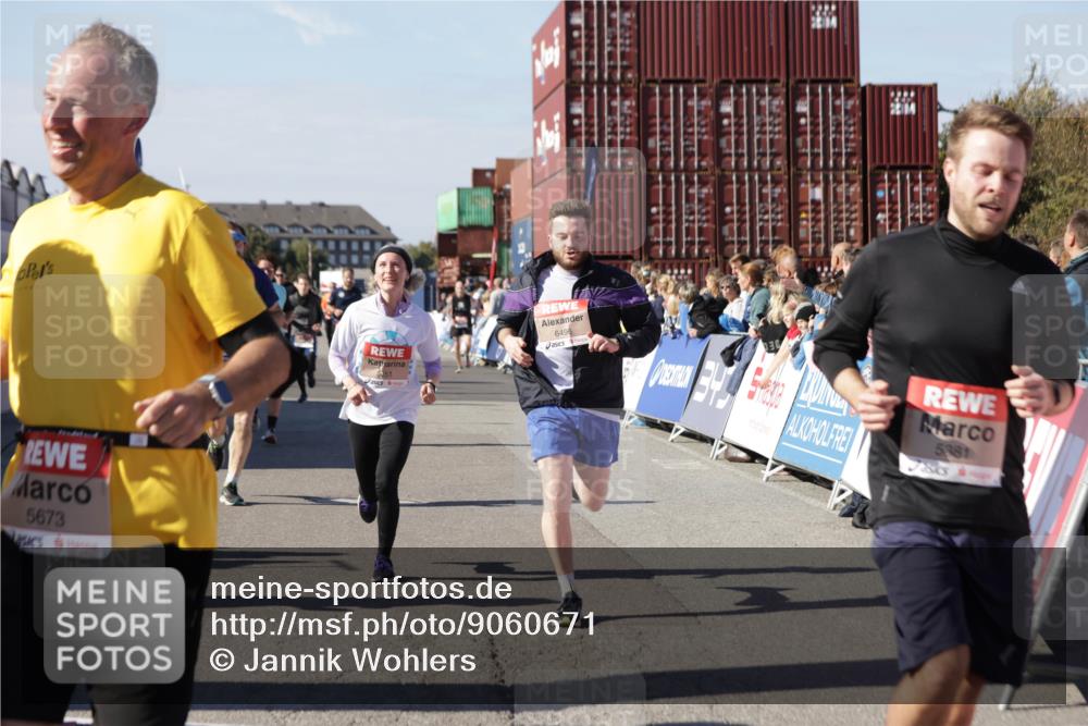 03.10.2025 - Köhlbrandbrückenlauf Jannik Wohlers http://msf.ph/oto/9060671 03.10.2025 13:13:01 Ziel 4446, 4487, 4528, 4559, 4628, 4671, 4748, 4965, 5051, 5381, 5673, 5674, 6303, 6496, 6497, 6530, 6705, 6742, 6791 meine-sportfotos.de