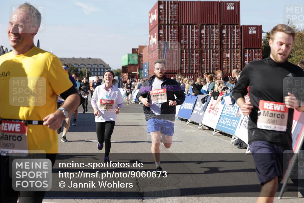 03.10.2025 - Köhlbrandbrückenlauf Jannik Wohlers http://msf.ph/oto/9060673 03.10.2025 13:13:01 Ziel 4446, 4487, 4528, 4559, 4628, 4671, 4748, 4965, 5051, 5381, 5673, 5674, 6303, 6496, 6497, 6530, 6705, 6742, 6791 meine-sportfotos.de