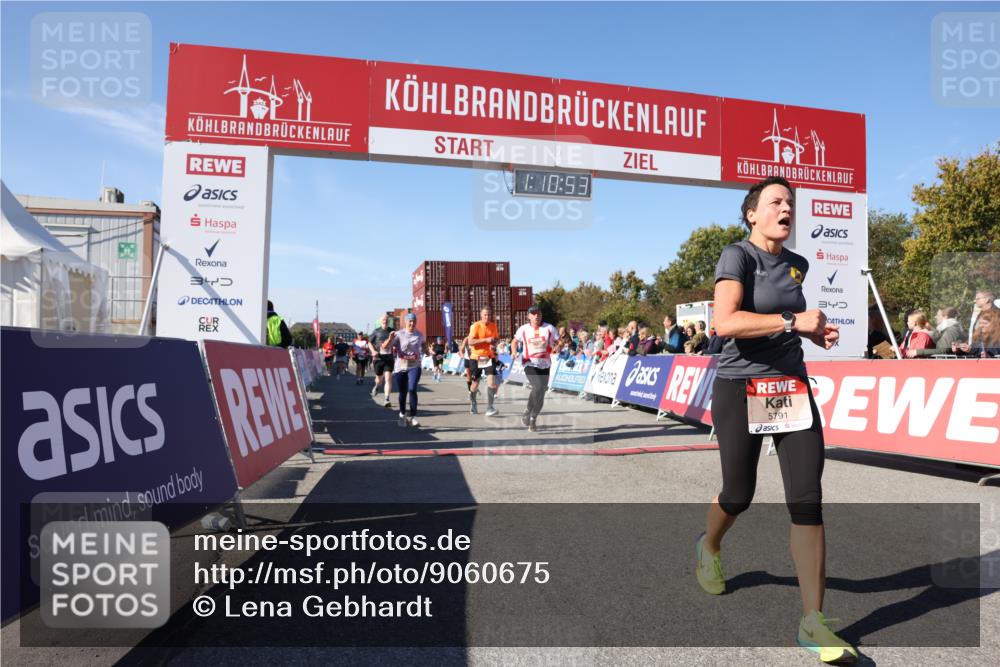 03.10.2025 - Köhlbrandbrückenlauf Lena Gebhardt http://msf.ph/oto/9060675 03.10.2025 13:10:53 Ziel 4081, 4352, 4370, 4401, 4412, 4488, 4547, 4689, 4862, 4933, 4998, 5103, 5753, 5791, 5965, 6274, 6665 meine-sportfotos.de