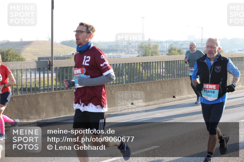 03.10.2025 - Köhlbrandbrückenlauf Lena Gebhardt http://msf.ph/oto/9060677 03.10.2025 09:19:23 Position 1 12, 1340 meine-sportfotos.de