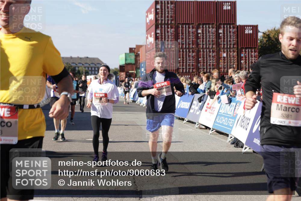 03.10.2025 - Köhlbrandbrückenlauf Jannik Wohlers http://msf.ph/oto/9060683 03.10.2025 13:13:01 Ziel 4446, 4487, 4528, 4559, 4628, 4671, 4748, 4965, 5051, 5381, 5673, 5674, 6303, 6496, 6497, 6530, 6705, 6742, 6791 meine-sportfotos.de