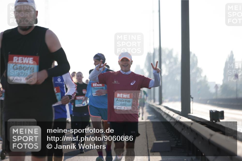03.10.2025 - Köhlbrandbrückenlauf Jannik Wohlers http://msf.ph/oto/9060686 03.10.2025 09:14:51 Position 3 2777, 1033 meine-sportfotos.de
