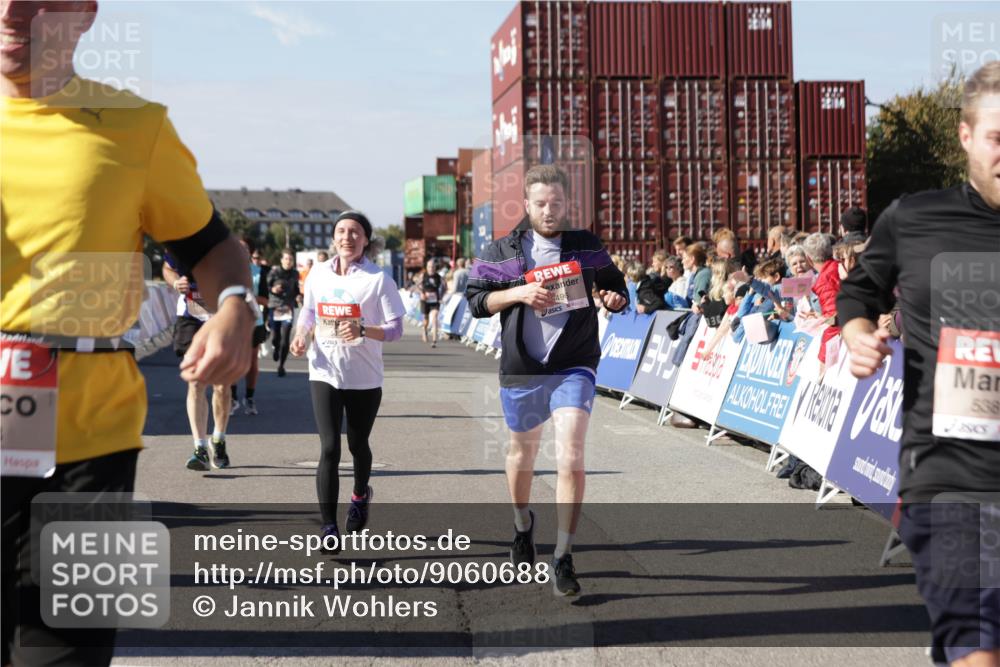 03.10.2025 - Köhlbrandbrückenlauf Jannik Wohlers http://msf.ph/oto/9060688 03.10.2025 13:13:01 Ziel 4446, 4487, 4528, 4559, 4628, 4671, 4748, 4965, 5051, 5381, 5673, 5674, 6303, 6496, 6497, 6530, 6705, 6742, 6791 meine-sportfotos.de