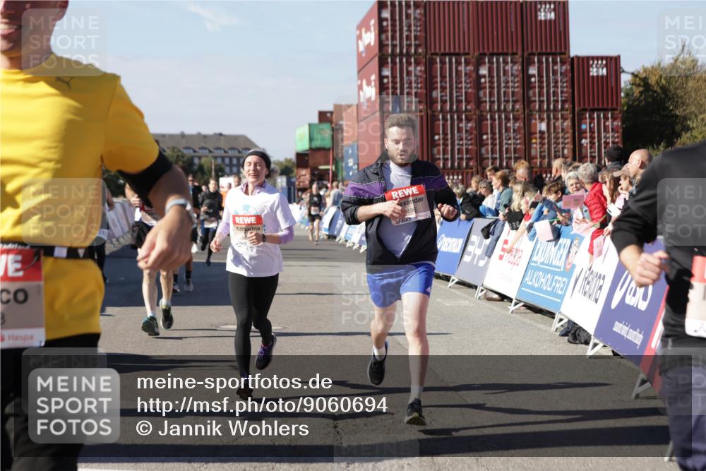 03.10.2025 - Köhlbrandbrückenlauf Jannik Wohlers http://msf.ph/oto/9060694 03.10.2025 13:13:01 Ziel 4446, 4487, 4528, 4559, 4628, 4671, 4748, 4965, 5051, 5381, 5673, 5674, 6303, 6496, 6497, 6530, 6705, 6742, 6791 meine-sportfotos.de