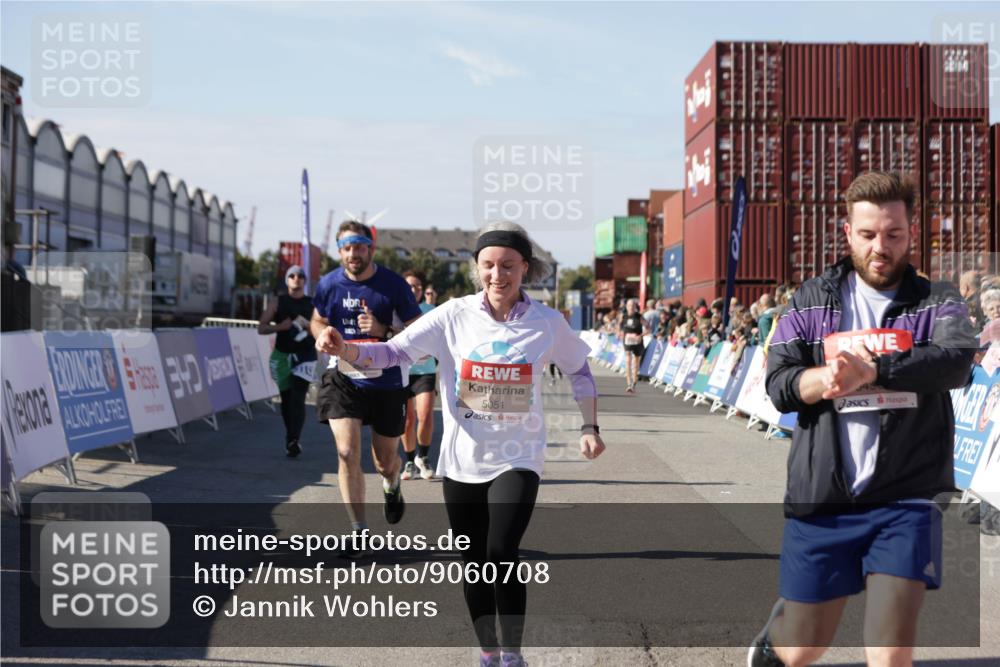 03.10.2025 - Köhlbrandbrückenlauf Jannik Wohlers http://msf.ph/oto/9060708 03.10.2025 13:13:02 Ziel 4446, 4487, 4528, 4559, 4628, 4671, 4748, 4965, 5051, 5381, 5673, 5674, 6303, 6393, 6496, 6497, 6530, 6705, 6742, 6755 meine-sportfotos.de
