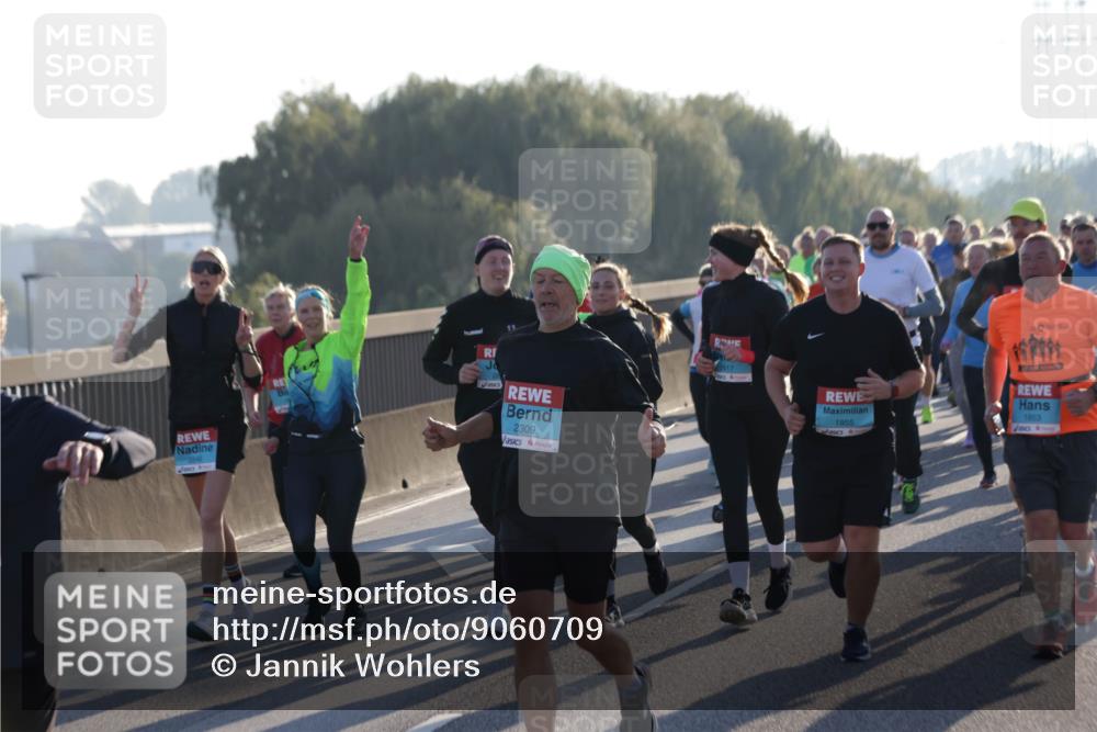 03.10.2025 - Köhlbrandbrückenlauf Jannik Wohlers http://msf.ph/oto/9060709 03.10.2025 09:22:44 Position 3 2309, 1855, 1853, 1 meine-sportfotos.de