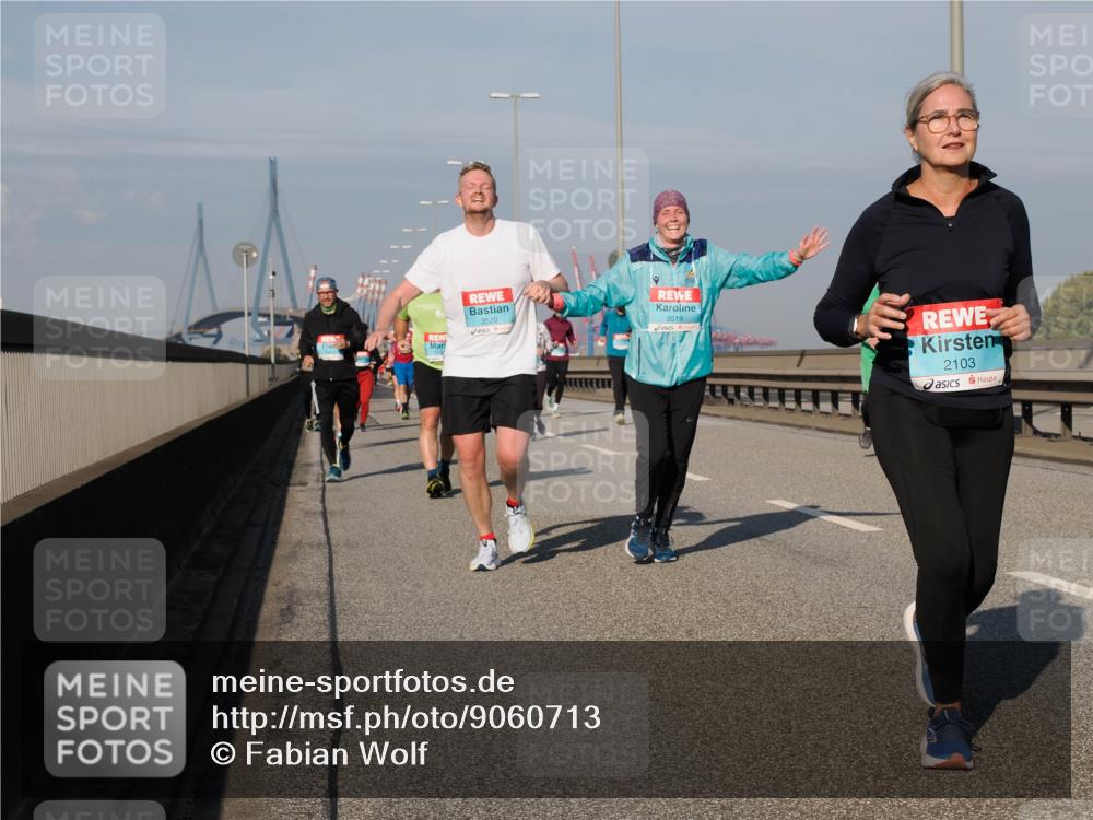 03.10.2025 - Köhlbrandbrückenlauf Fabian Wolf http://msf.ph/oto/9060713 03.10.2025 10:05:22 Position 3 3520, 3519, 2103 meine-sportfotos.de