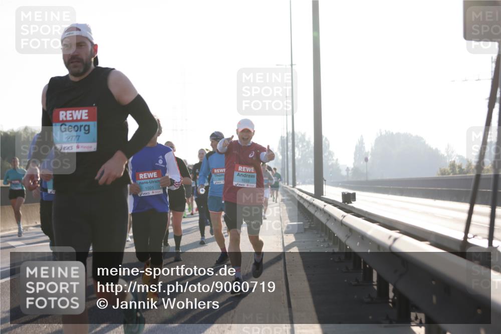 03.10.2025 - Köhlbrandbrückenlauf Jannik Wohlers http://msf.ph/oto/9060719 03.10.2025 09:14:52 Position 3 2777, 3317, 1033, 1025, 57 meine-sportfotos.de