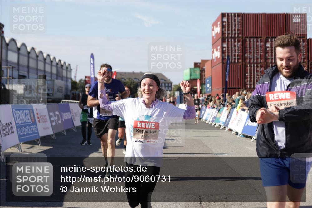 03.10.2025 - Köhlbrandbrückenlauf Jannik Wohlers http://msf.ph/oto/9060731 03.10.2025 13:13:03 Ziel 4446, 4487, 4528, 4559, 4628, 4748, 4965, 5051, 5381, 5673, 5674, 6303, 6393, 6496, 6497, 6530, 6705, 6742, 6755 meine-sportfotos.de