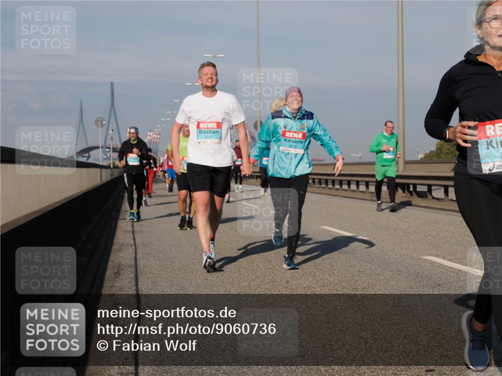 03.10.2025 - Köhlbrandbrückenlauf Fabian Wolf http://msf.ph/oto/9060736 03.10.2025 10:05:23 Position 3 3520, 3519 meine-sportfotos.de