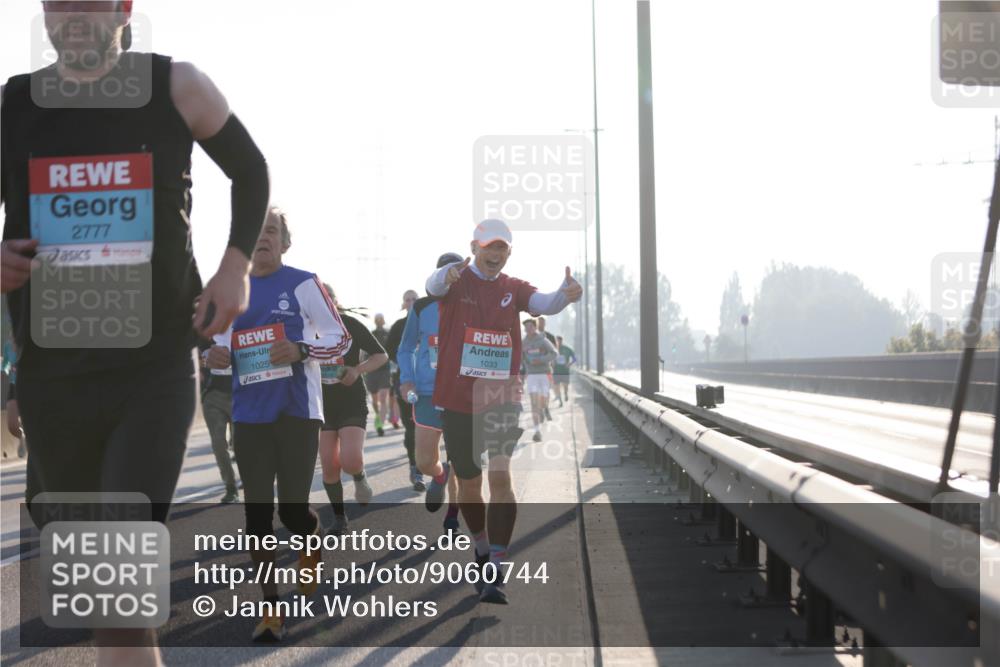 03.10.2025 - Köhlbrandbrückenlauf Jannik Wohlers http://msf.ph/oto/9060744 03.10.2025 09:14:52 Position 3 2777, 1025, 1033, 51 meine-sportfotos.de