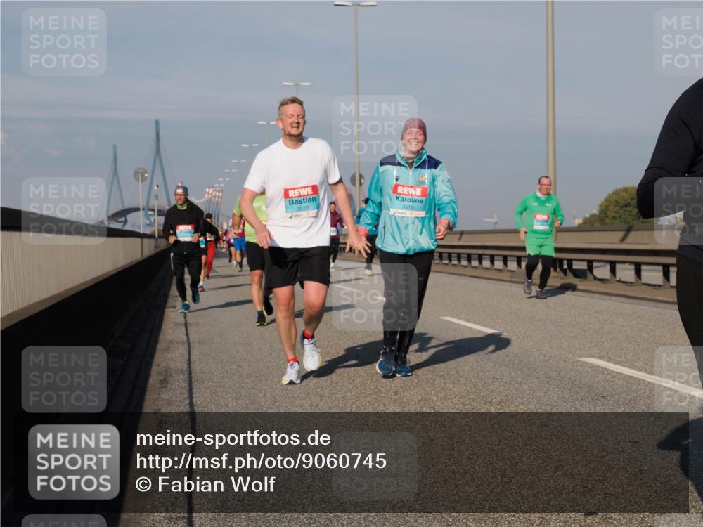 03.10.2025 - Köhlbrandbrückenlauf Fabian Wolf http://msf.ph/oto/9060745 03.10.2025 10:05:23 Position 3 3520, 3519 meine-sportfotos.de