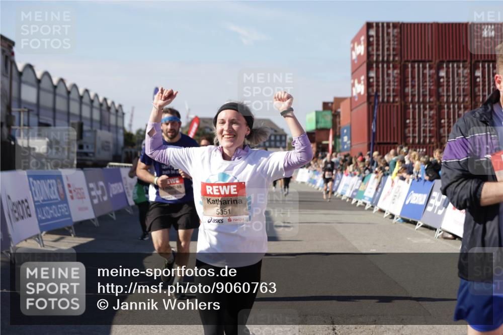03.10.2025 - Köhlbrandbrückenlauf Jannik Wohlers http://msf.ph/oto/9060763 03.10.2025 13:13:03 Ziel 4446, 4487, 4528, 4559, 4628, 4748, 4965, 5051, 5381, 5673, 5674, 6303, 6393, 6496, 6497, 6530, 6705, 6742, 6755 meine-sportfotos.de