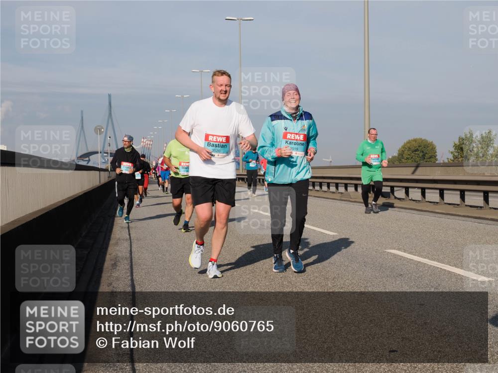 03.10.2025 - Köhlbrandbrückenlauf Fabian Wolf http://msf.ph/oto/9060765 03.10.2025 10:05:23 Position 3 1734, 3520, 3519 meine-sportfotos.de