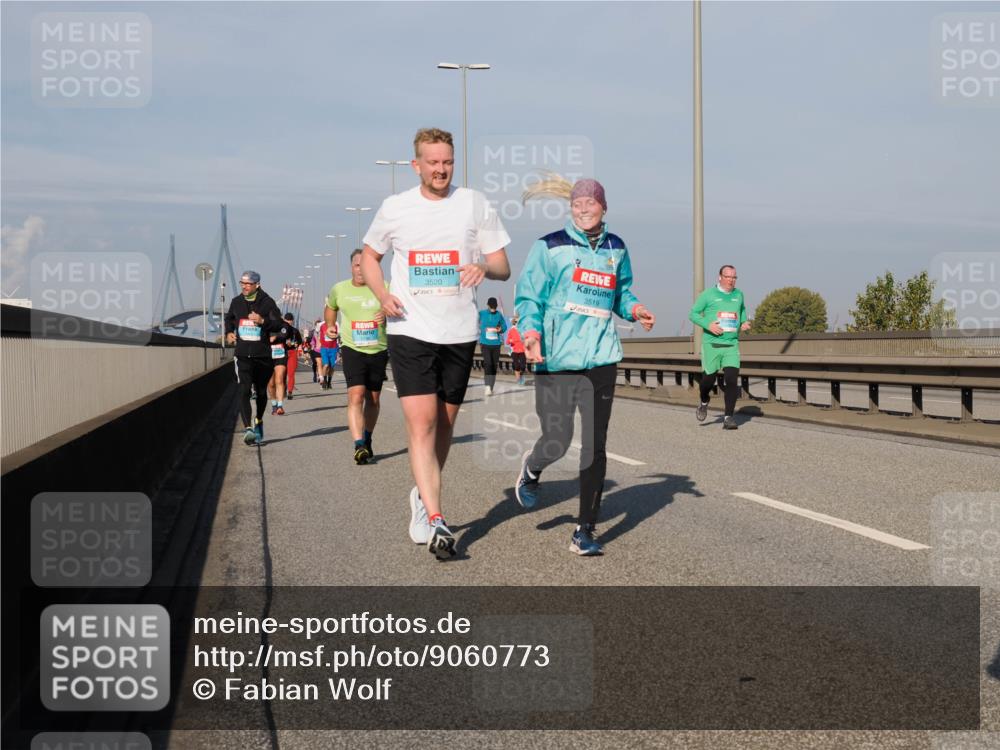 03.10.2025 - Köhlbrandbrückenlauf Fabian Wolf http://msf.ph/oto/9060773 03.10.2025 10:05:23 Position 3 3520, 3519 meine-sportfotos.de