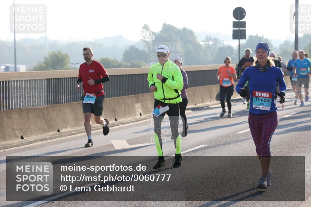 03.10.2025 - Köhlbrandbrückenlauf Lena Gebhardt http://msf.ph/oto/9060777 03.10.2025 09:19:26 Position 1 1375, 3492 meine-sportfotos.de