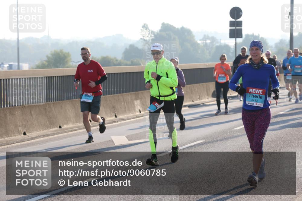 03.10.2025 - Köhlbrandbrückenlauf Lena Gebhardt http://msf.ph/oto/9060785 03.10.2025 09:19:26 Position 1 1375, 3492 meine-sportfotos.de