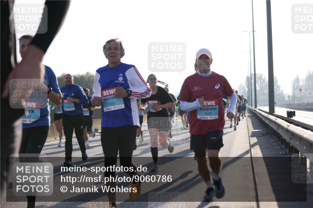 03.10.2025 - Köhlbrandbrückenlauf Jannik Wohlers http://msf.ph/oto/9060786 03.10.2025 09:14:53 Position 3 1247, 1025, 1033 meine-sportfotos.de