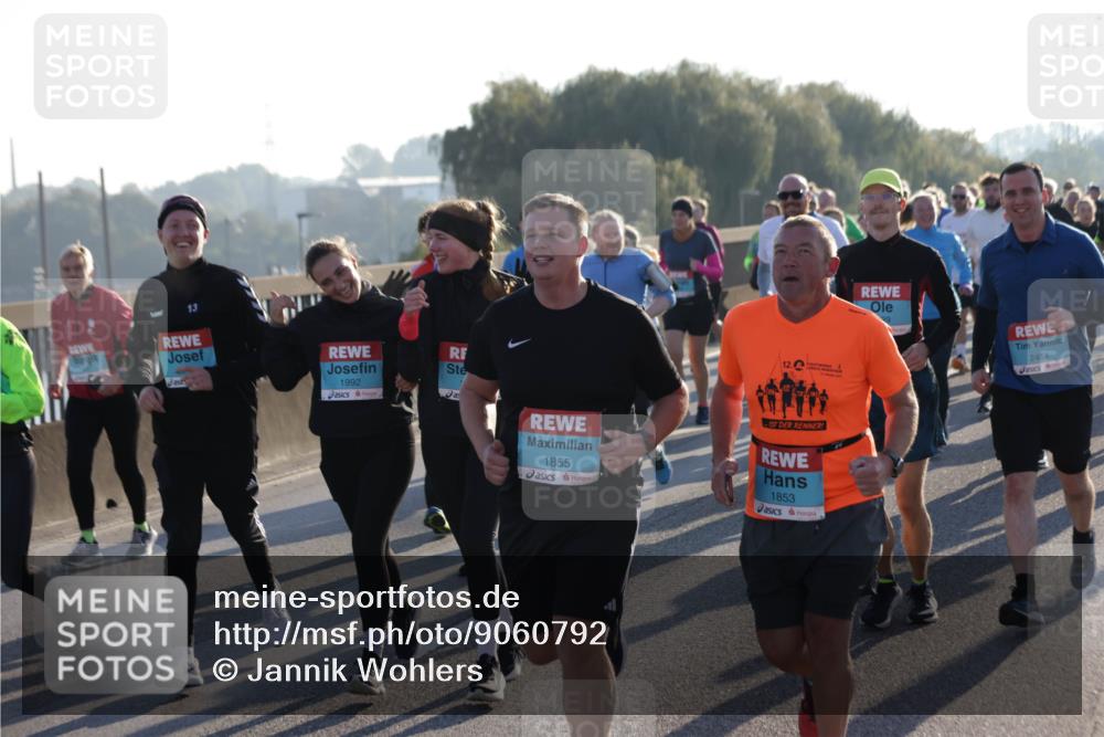 03.10.2025 - Köhlbrandbrückenlauf Jannik Wohlers http://msf.ph/oto/9060792 03.10.2025 09:22:46 Position 3 13, 1992, 12, 1855, 1853, 2451 meine-sportfotos.de
