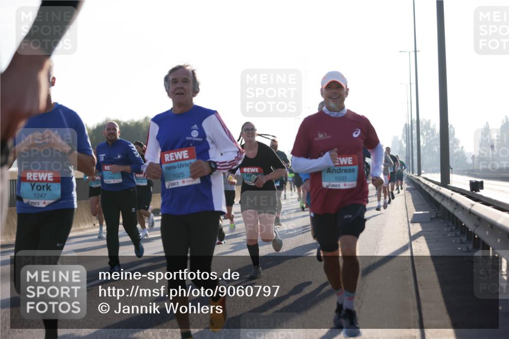 03.10.2025 - Köhlbrandbrückenlauf Jannik Wohlers http://msf.ph/oto/9060797 03.10.2025 09:14:53 Position 3 1247, 3764, 1025, 1033 meine-sportfotos.de