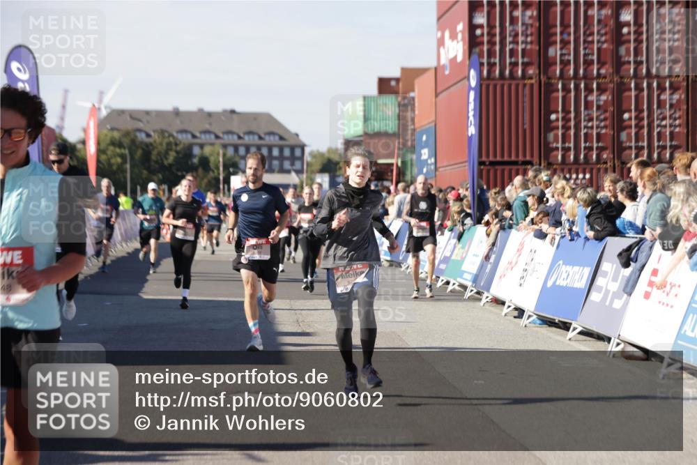 03.10.2025 - Köhlbrandbrückenlauf Jannik Wohlers http://msf.ph/oto/9060802 03.10.2025 13:13:05 Ziel 4193, 4446, 4487, 4528, 4559, 4628, 4748, 5051, 5381, 5673, 5674, 6303, 6393, 6496, 6530, 6705, 6725, 6742, 6755 meine-sportfotos.de