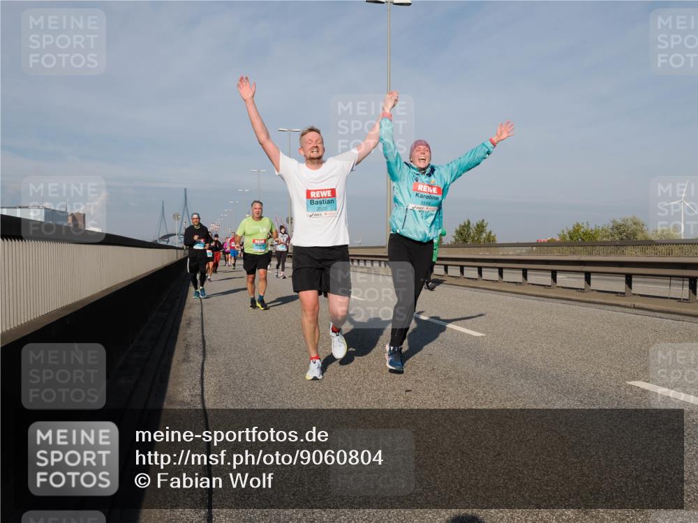 03.10.2025 - Köhlbrandbrückenlauf Fabian Wolf http://msf.ph/oto/9060804 03.10.2025 10:05:24 Position 3 3520, 3519 meine-sportfotos.de
