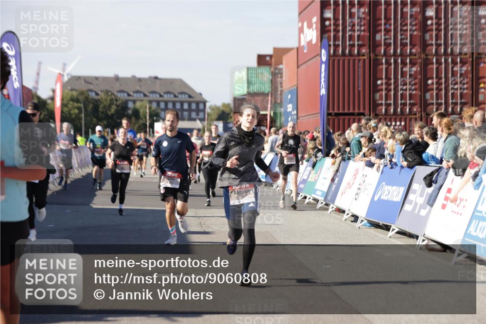 03.10.2025 - Köhlbrandbrückenlauf Jannik Wohlers http://msf.ph/oto/9060808 03.10.2025 13:13:05 Ziel 4193, 4446, 4487, 4528, 4559, 4628, 4748, 5051, 5381, 5673, 5674, 6303, 6393, 6496, 6530, 6705, 6725, 6742, 6755 meine-sportfotos.de