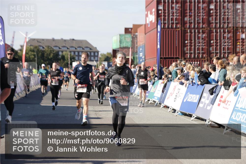 03.10.2025 - Köhlbrandbrückenlauf Jannik Wohlers http://msf.ph/oto/9060829 03.10.2025 13:13:06 Ziel 4193, 4446, 4487, 4528, 4559, 4628, 4748, 5051, 5381, 5673, 5674, 5678, 6303, 6393, 6496, 6530, 6705, 6725, 6742, 6755 meine-sportfotos.de