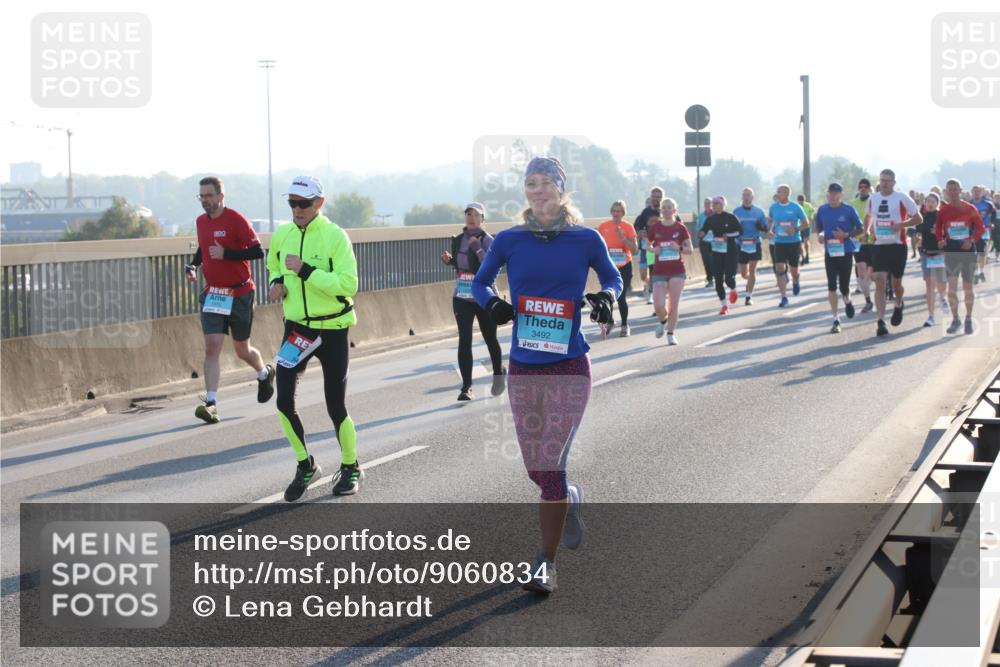 03.10.2025 - Köhlbrandbrückenlauf Lena Gebhardt http://msf.ph/oto/9060834 03.10.2025 09:19:27 Position 1 3492 meine-sportfotos.de