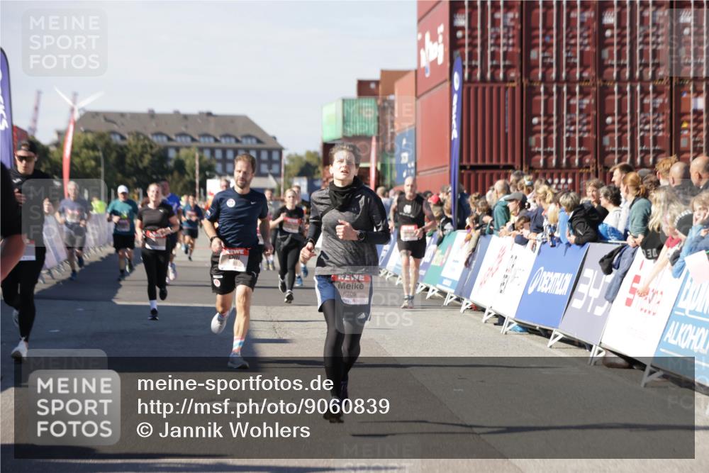03.10.2025 - Köhlbrandbrückenlauf Jannik Wohlers http://msf.ph/oto/9060839 03.10.2025 13:13:06 Ziel 4193, 4446, 4487, 4528, 4559, 4628, 4748, 5051, 5381, 5673, 5674, 5678, 6303, 6393, 6496, 6530, 6705, 6725, 6742, 6755 meine-sportfotos.de