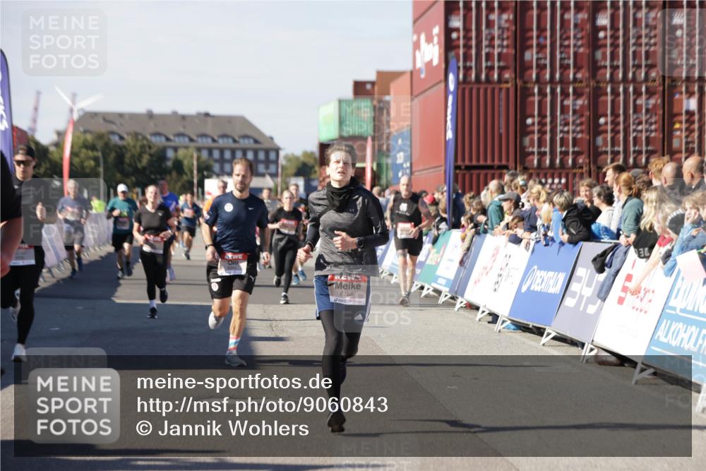 03.10.2025 - Köhlbrandbrückenlauf Jannik Wohlers http://msf.ph/oto/9060843 03.10.2025 13:13:06 Ziel 4193, 4446, 4487, 4528, 4559, 4628, 4748, 5051, 5381, 5673, 5674, 5678, 6303, 6393, 6496, 6530, 6705, 6725, 6742, 6755 meine-sportfotos.de