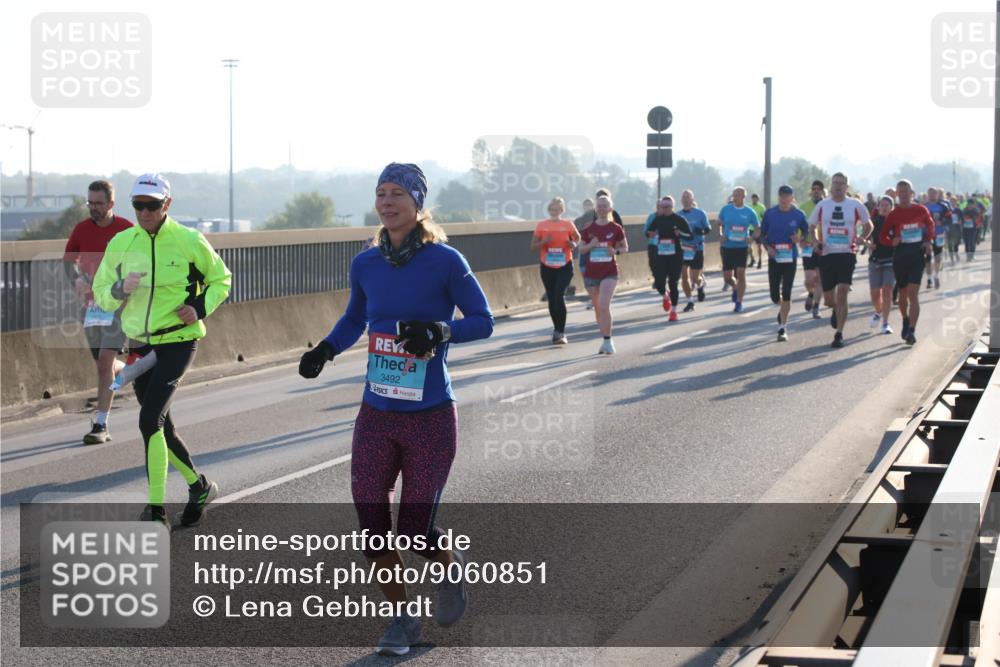 03.10.2025 - Köhlbrandbrückenlauf Lena Gebhardt http://msf.ph/oto/9060851 03.10.2025 09:19:27 Position 1 3492 meine-sportfotos.de