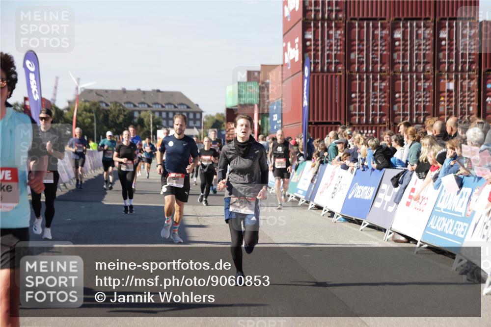 03.10.2025 - Köhlbrandbrückenlauf Jannik Wohlers http://msf.ph/oto/9060853 03.10.2025 13:13:06 Ziel 4193, 4446, 4487, 4528, 4559, 4628, 4748, 5051, 5381, 5673, 5674, 5678, 6303, 6393, 6496, 6530, 6705, 6725, 6742, 6755 meine-sportfotos.de