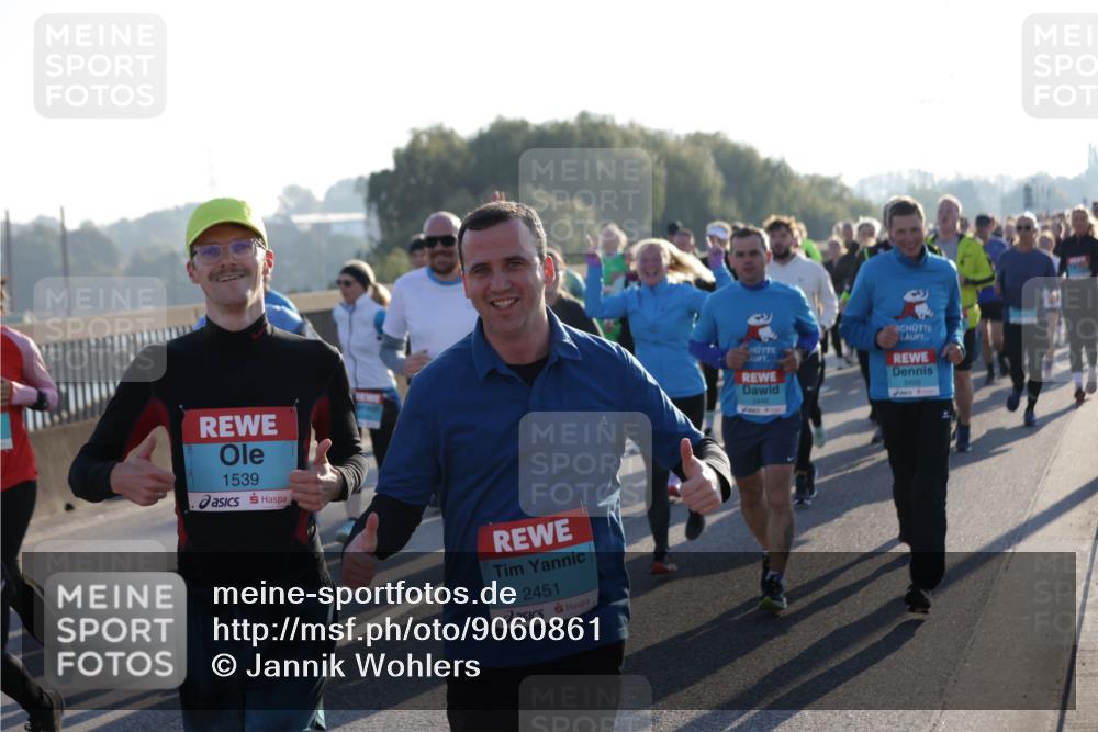 03.10.2025 - Köhlbrandbrückenlauf Jannik Wohlers http://msf.ph/oto/9060861 03.10.2025 09:22:48 Position 3 1539, 2451, 3450 meine-sportfotos.de