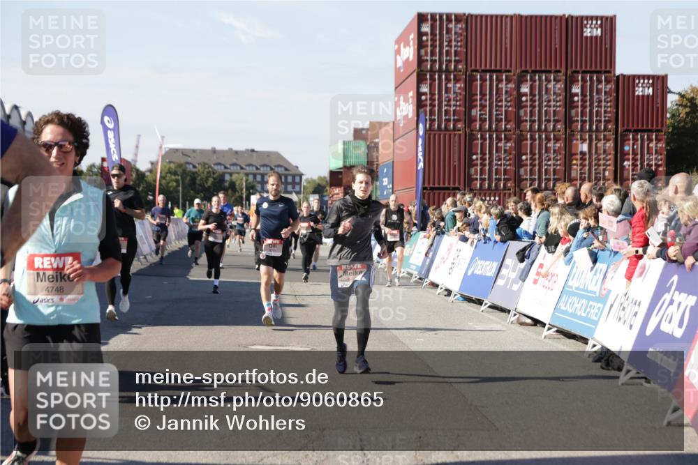 03.10.2025 - Köhlbrandbrückenlauf Jannik Wohlers http://msf.ph/oto/9060865 03.10.2025 13:13:06 Ziel 4193, 4446, 4487, 4528, 4559, 4628, 4748, 5051, 5381, 5673, 5674, 5678, 6303, 6393, 6496, 6530, 6705, 6725, 6742, 6755 meine-sportfotos.de