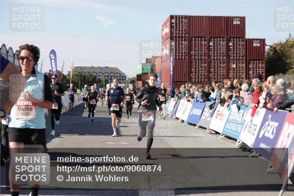 03.10.2025 - Köhlbrandbrückenlauf Jannik Wohlers http://msf.ph/oto/9060874 03.10.2025 13:13:06 Ziel 4193, 4446, 4487, 4528, 4559, 4628, 4748, 5051, 5381, 5673, 5674, 5678, 6303, 6393, 6496, 6530, 6705, 6725, 6742, 6755 meine-sportfotos.de