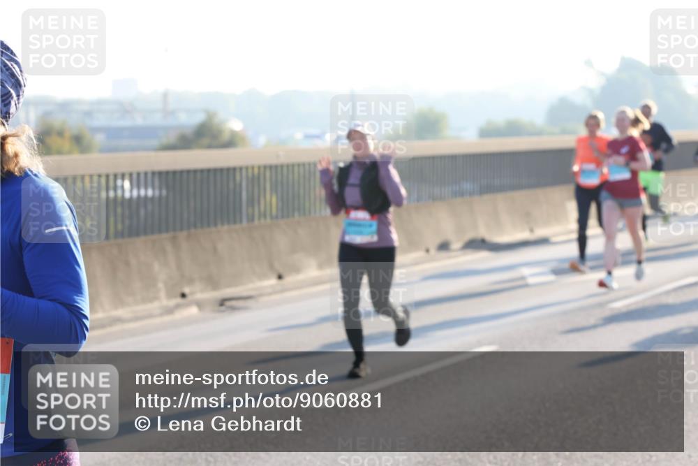 03.10.2025 - Köhlbrandbrückenlauf Lena Gebhardt http://msf.ph/oto/9060881 03.10.2025 09:19:29 Position 1  meine-sportfotos.de