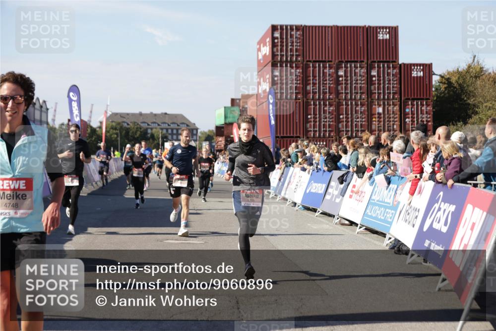 03.10.2025 - Köhlbrandbrückenlauf Jannik Wohlers http://msf.ph/oto/9060896 03.10.2025 13:13:06 Ziel 4193, 4446, 4487, 4528, 4559, 4628, 4748, 5051, 5381, 5673, 5674, 5678, 6303, 6393, 6496, 6530, 6705, 6725, 6742, 6755 meine-sportfotos.de