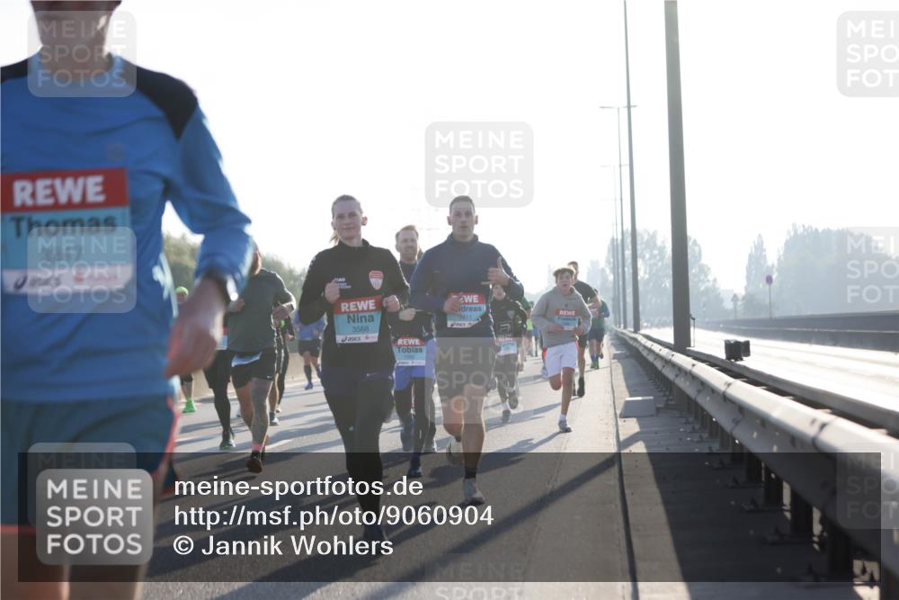 03.10.2025 - Köhlbrandbrückenlauf Jannik Wohlers http://msf.ph/oto/9060904 03.10.2025 09:14:55 Position 3 3317, 3568, 57 meine-sportfotos.de